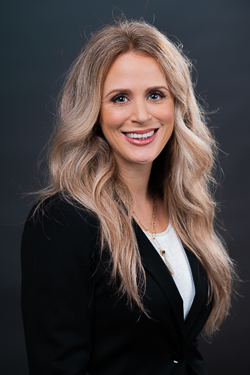 headshot of Laurie Dinkel