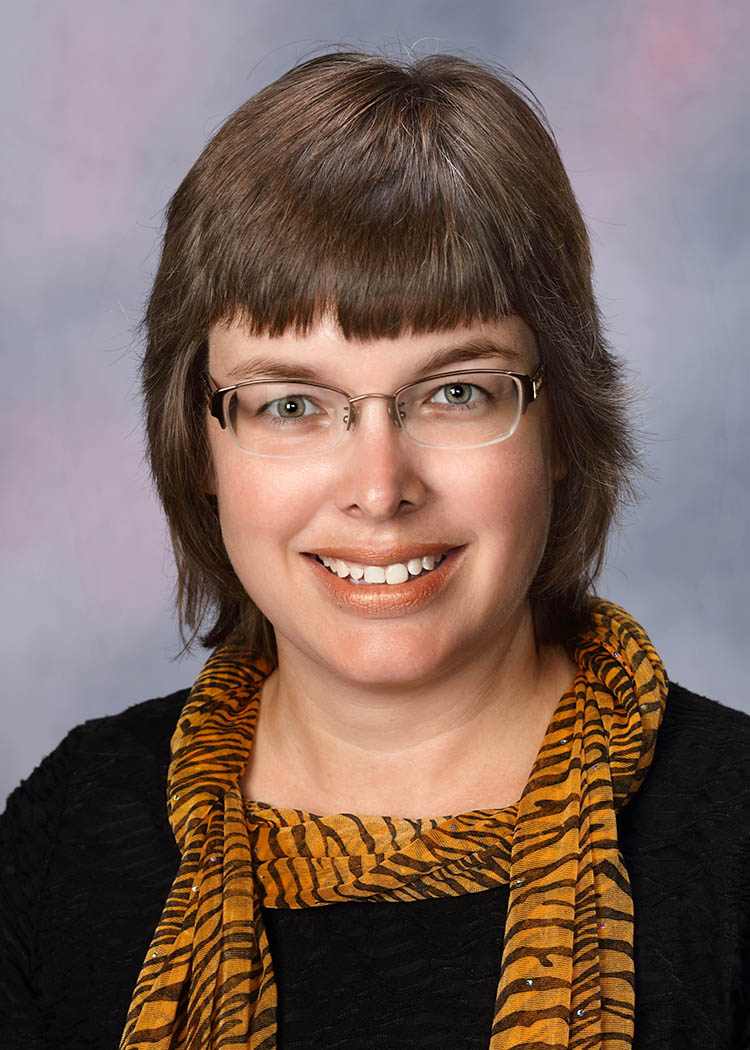 Photo of Dr. Carrie Tholstrup