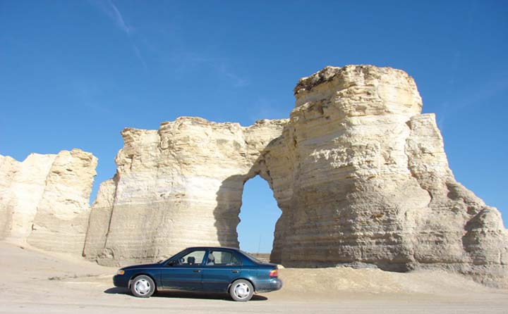 Image of Rio at Monument Rocks