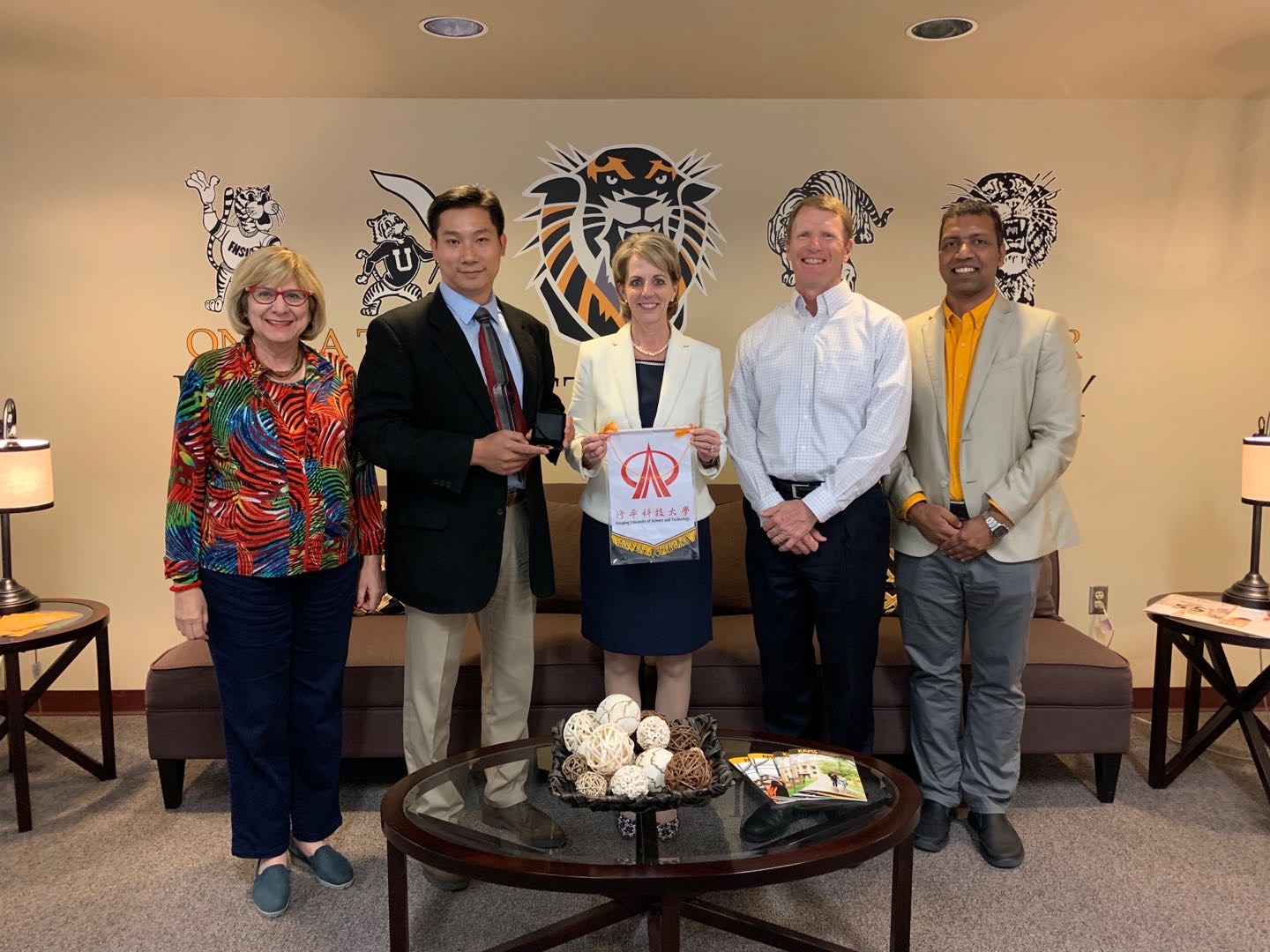 Hsiuping University of Science and Technology moi signing