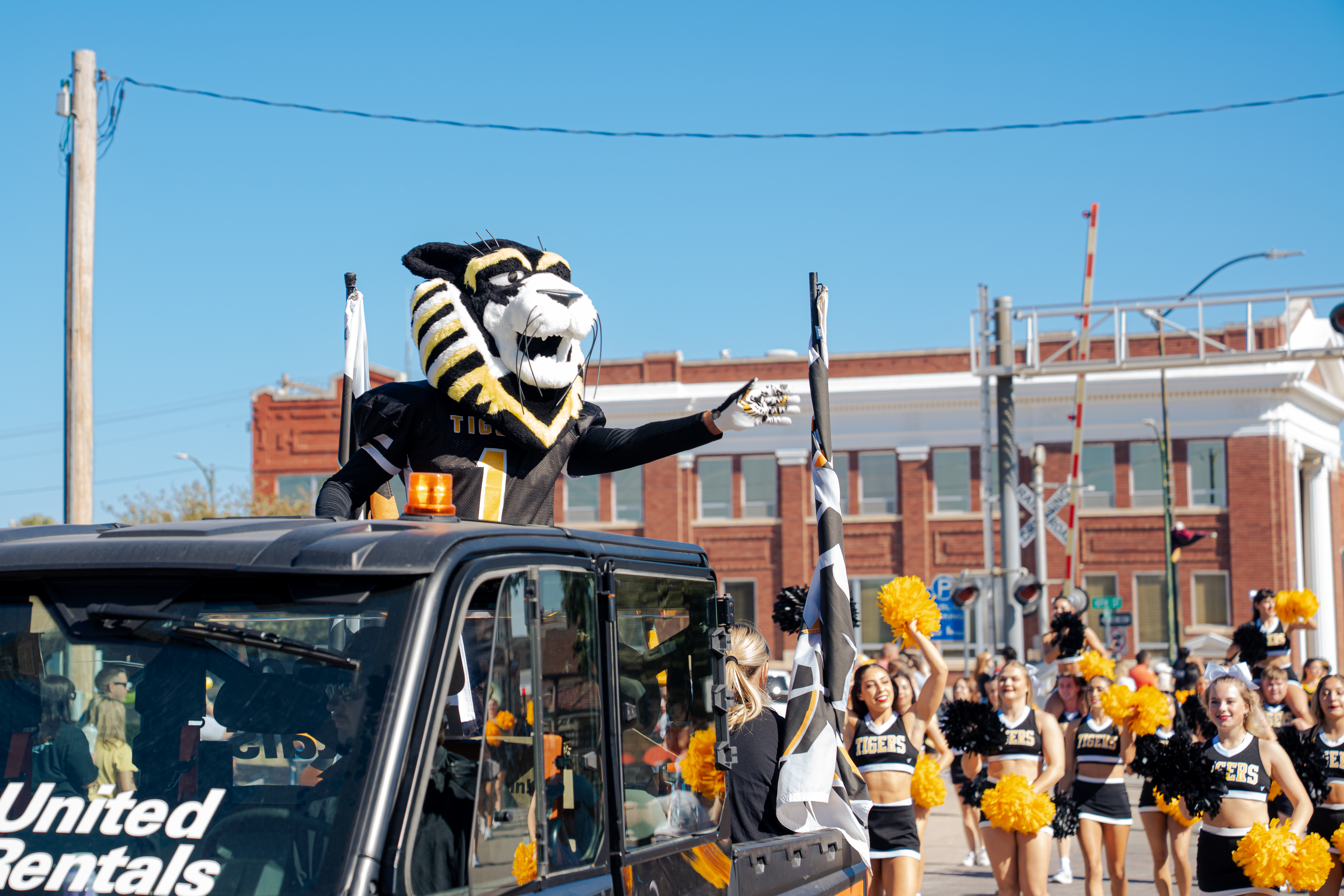Homecoming 2025 Parade Victor E. Tiger